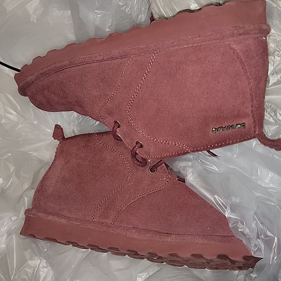 Bearpaw beet red low boots size 10 - Picture 3 of 4